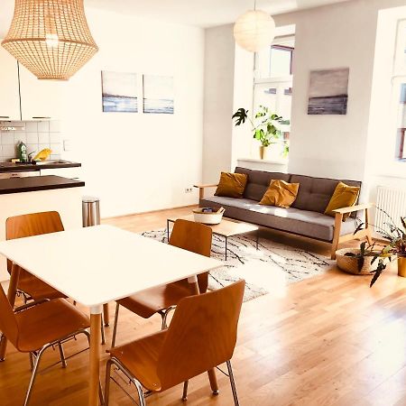 Helle 4 Zimmer Familien-Wohnung Mit Balkon! Schloss Schonbrunn In Gehdistanz ウィーン エクステリア 写真