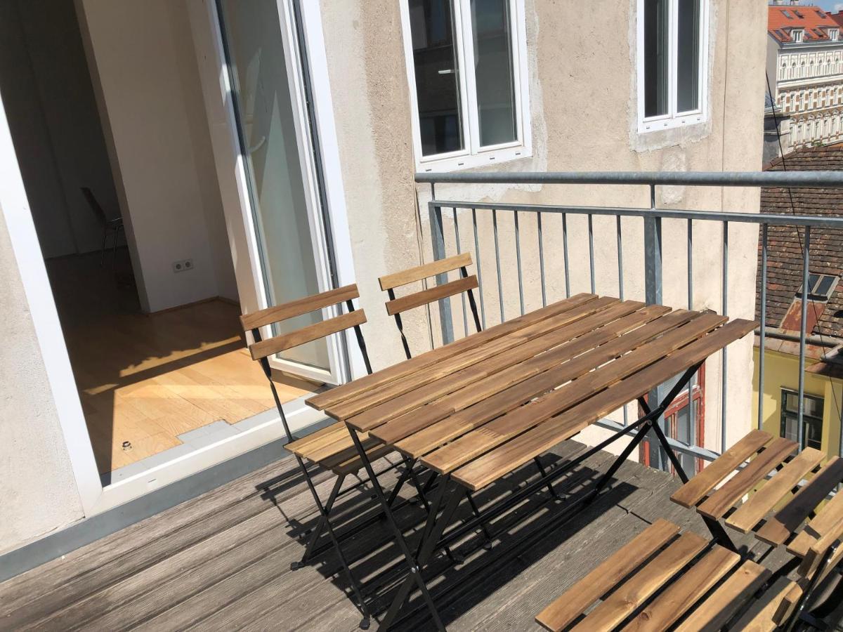 Helle 4 Zimmer Familien-Wohnung Mit Balkon! Schloss Schonbrunn In Gehdistanz ウィーン エクステリア 写真
