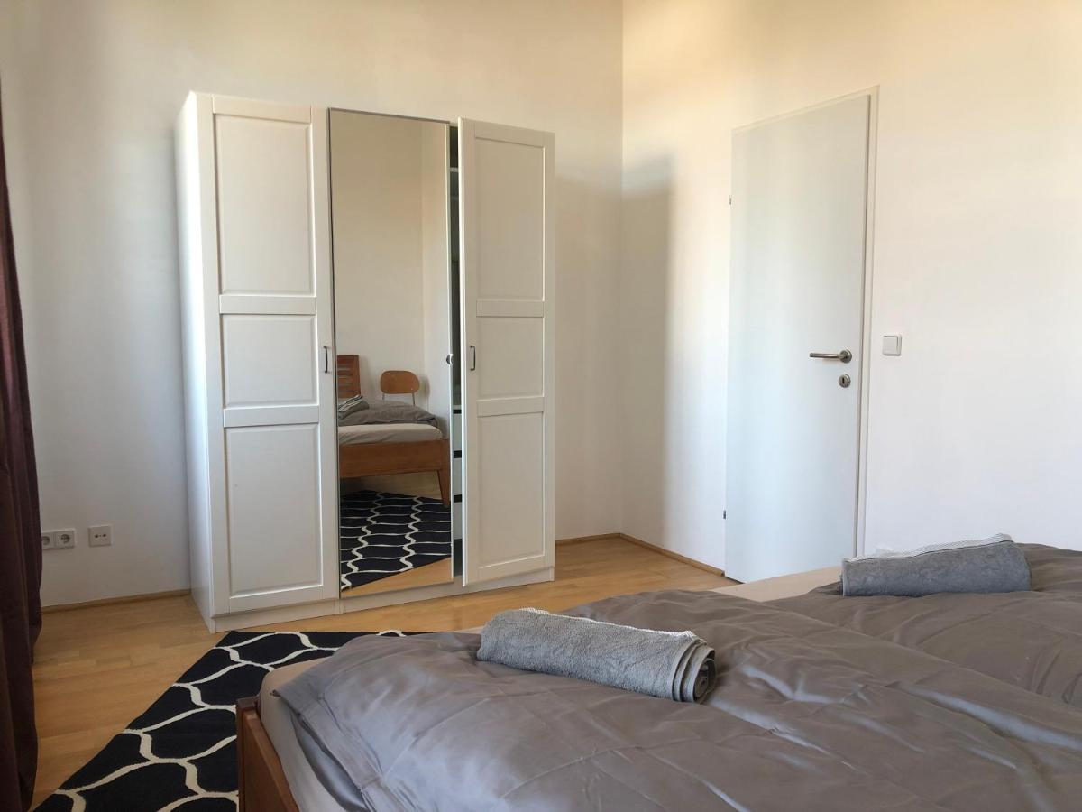 Helle 4 Zimmer Familien-Wohnung Mit Balkon! Schloss Schonbrunn In Gehdistanz ウィーン エクステリア 写真