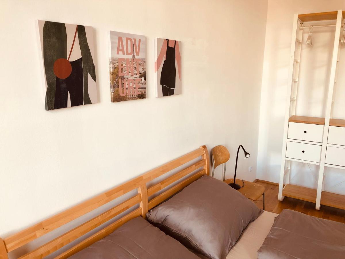 Helle 4 Zimmer Familien-Wohnung Mit Balkon! Schloss Schonbrunn In Gehdistanz ウィーン エクステリア 写真